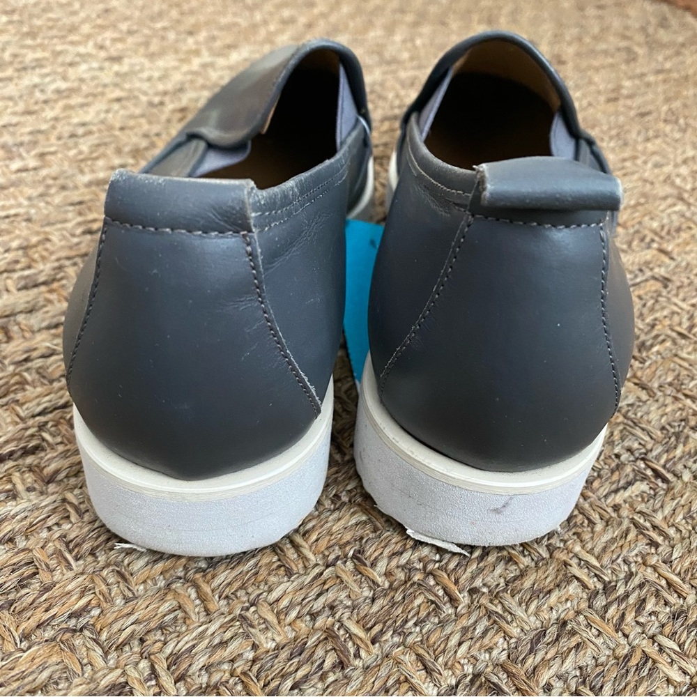 EVERLANE The Leather Street Slip On Shoes Gray Sz 7 - Picture 4 of 6